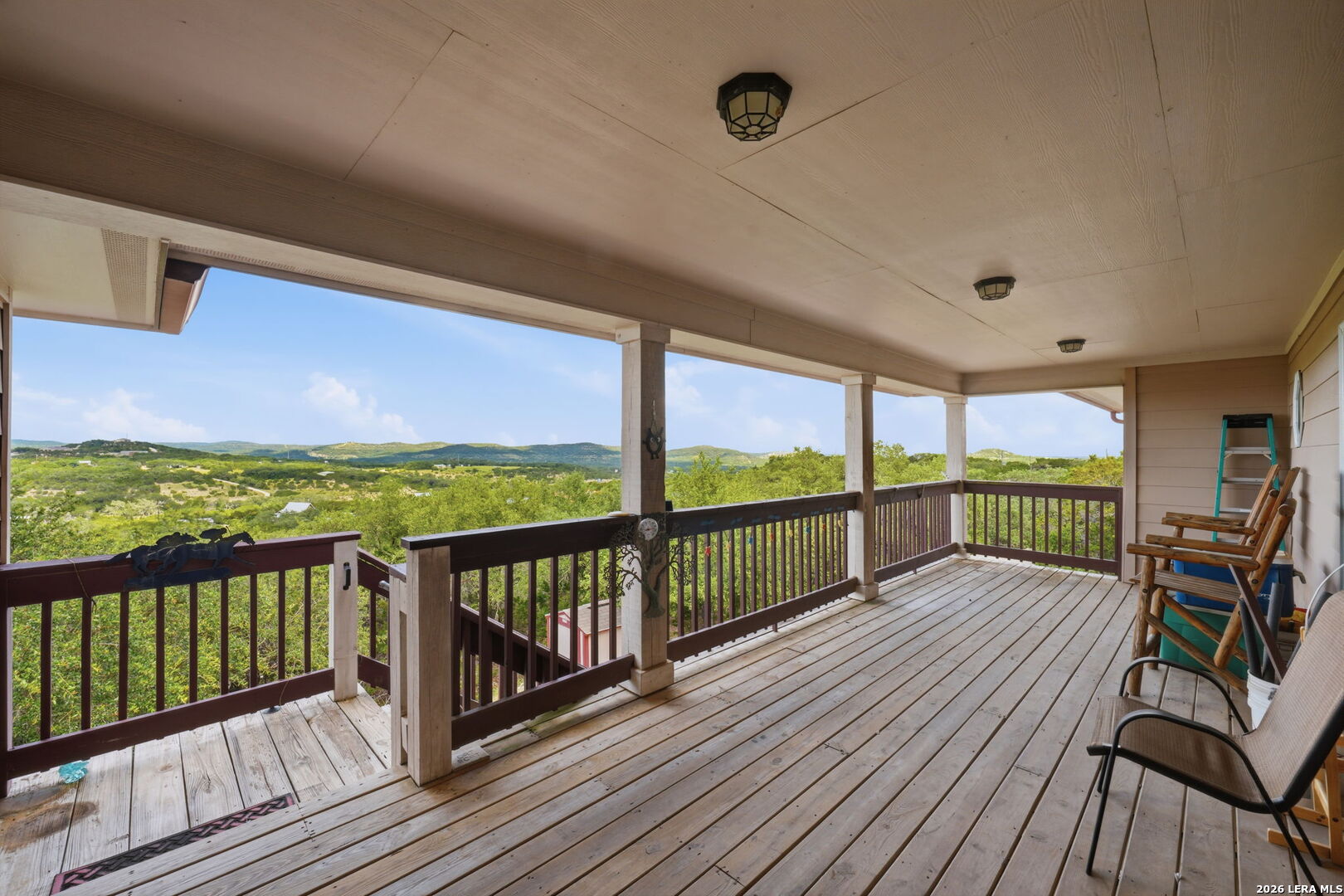 327 Lakeridge Loop Lakehills TX 78063