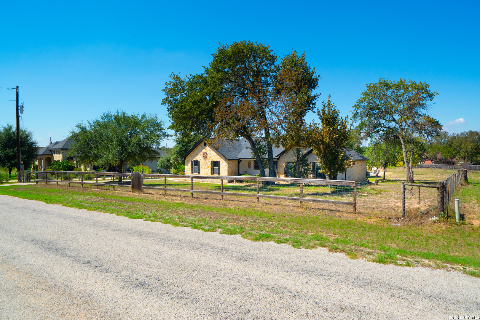 312 Rose Garden La Vernia TX 78121