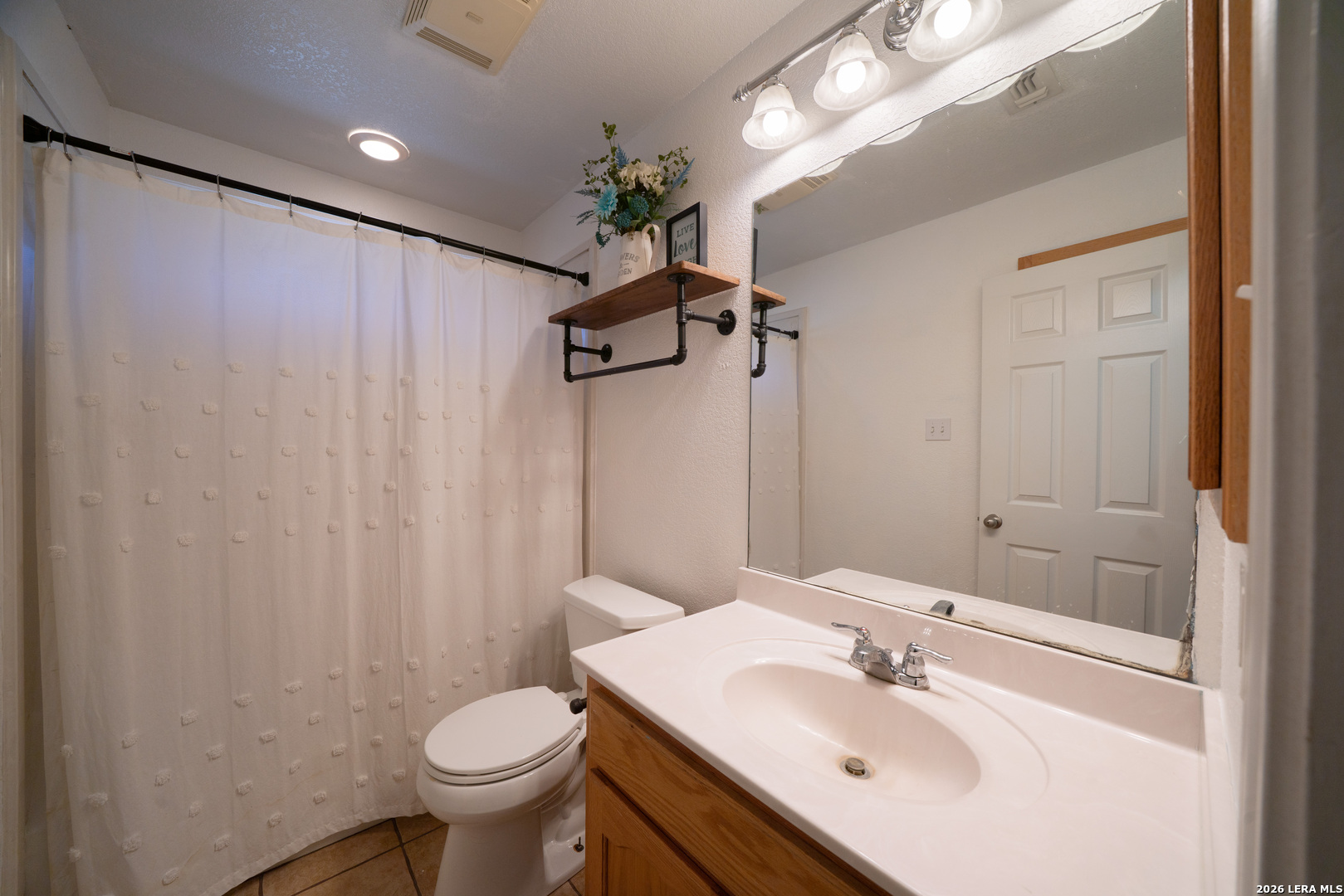 312 Rose Garden La Vernia TX 78121