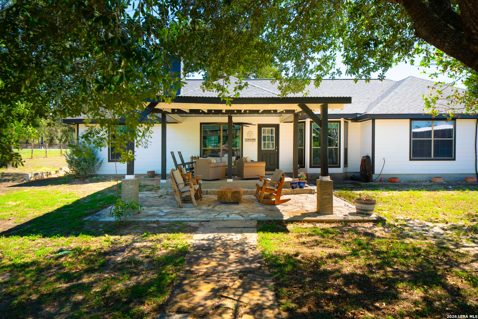 312 Rose Garden La Vernia TX 78121