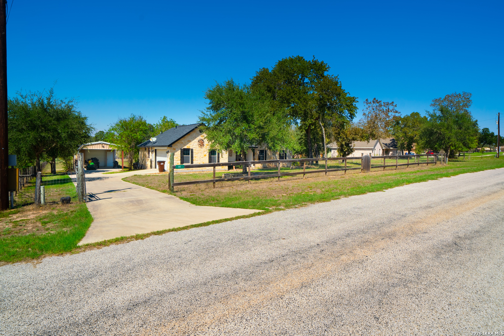 312 Rose Garden La Vernia TX 78121