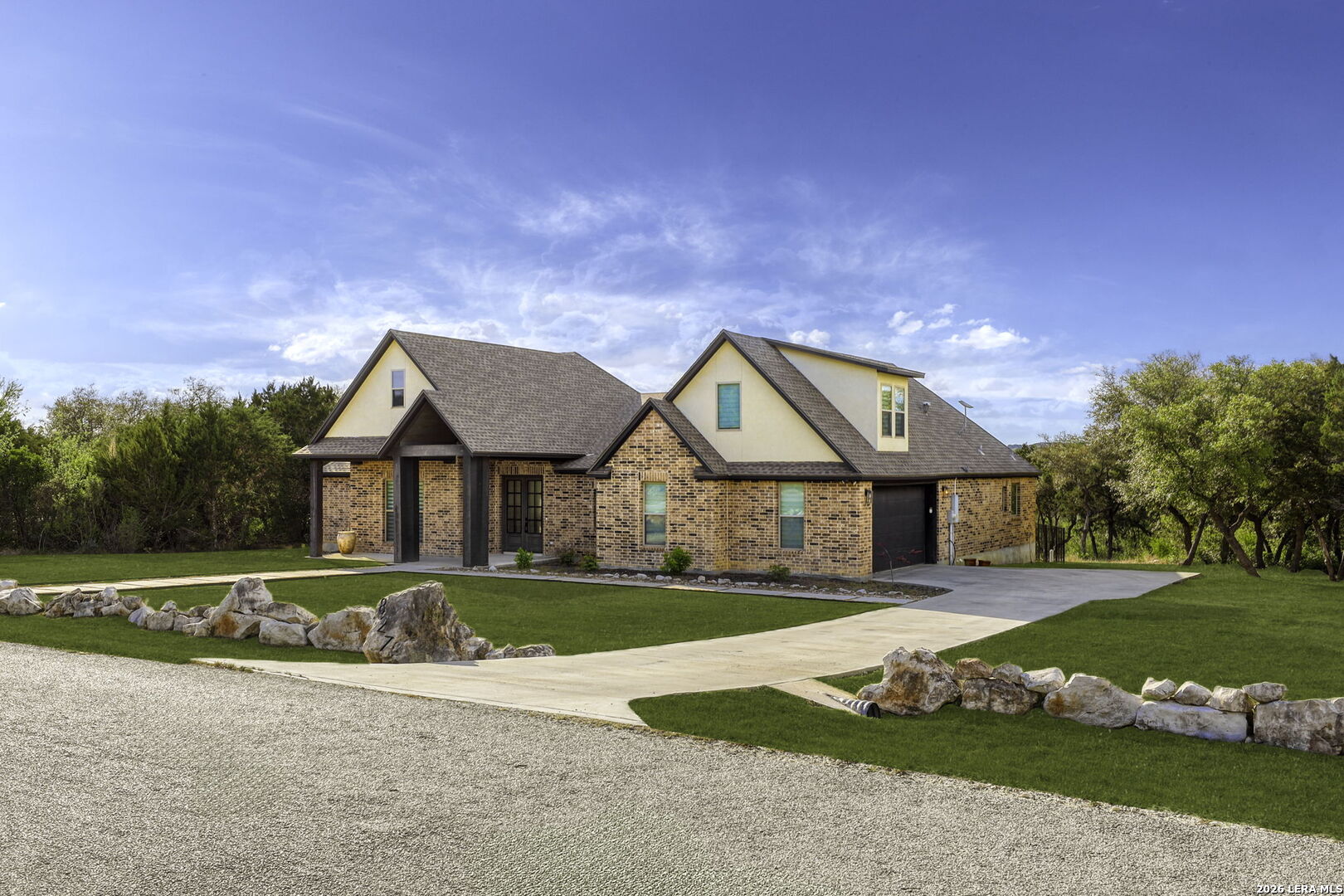 827 County Road 2801 E Mico TX 78056