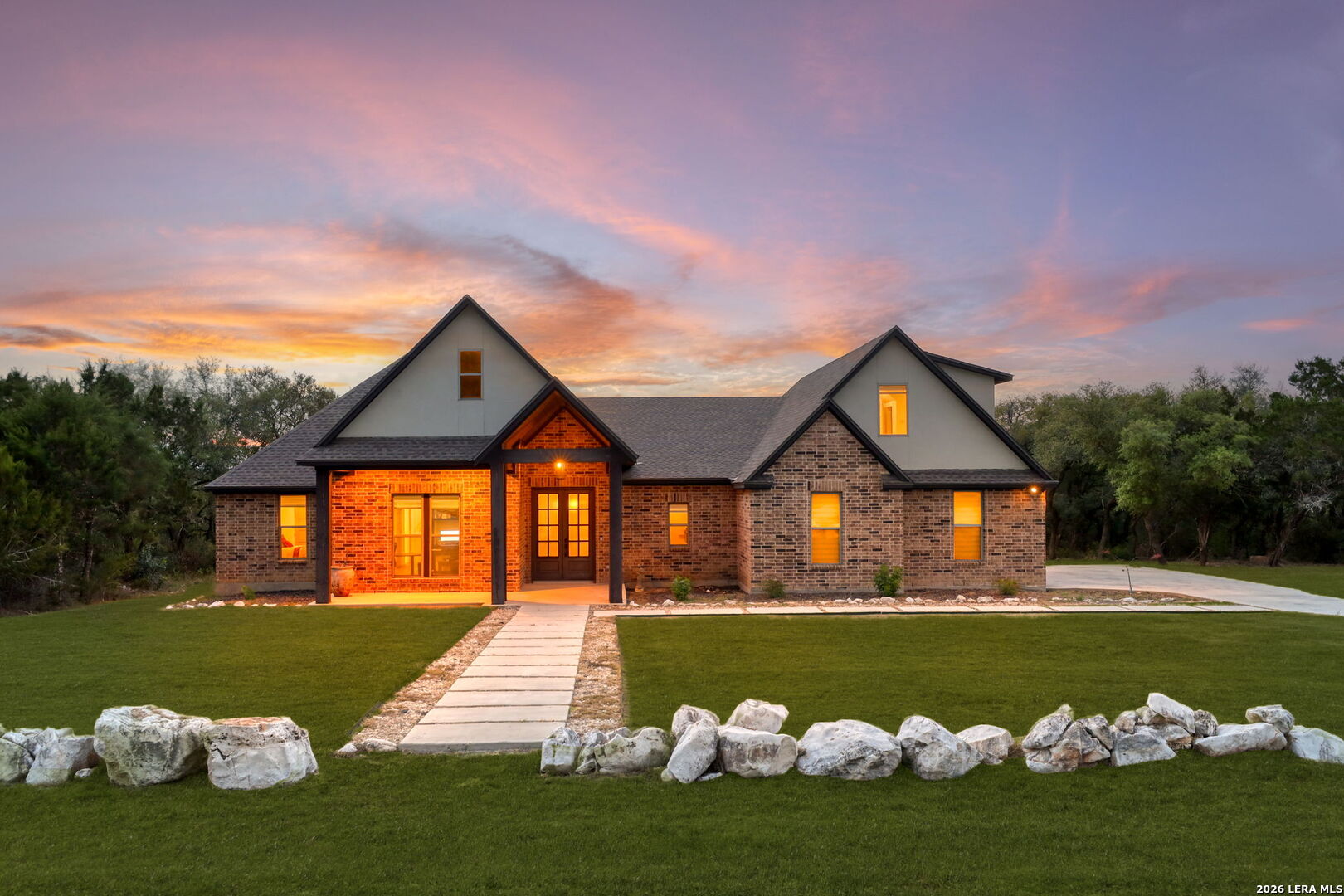 827 County Road 2801 E Mico TX 78056