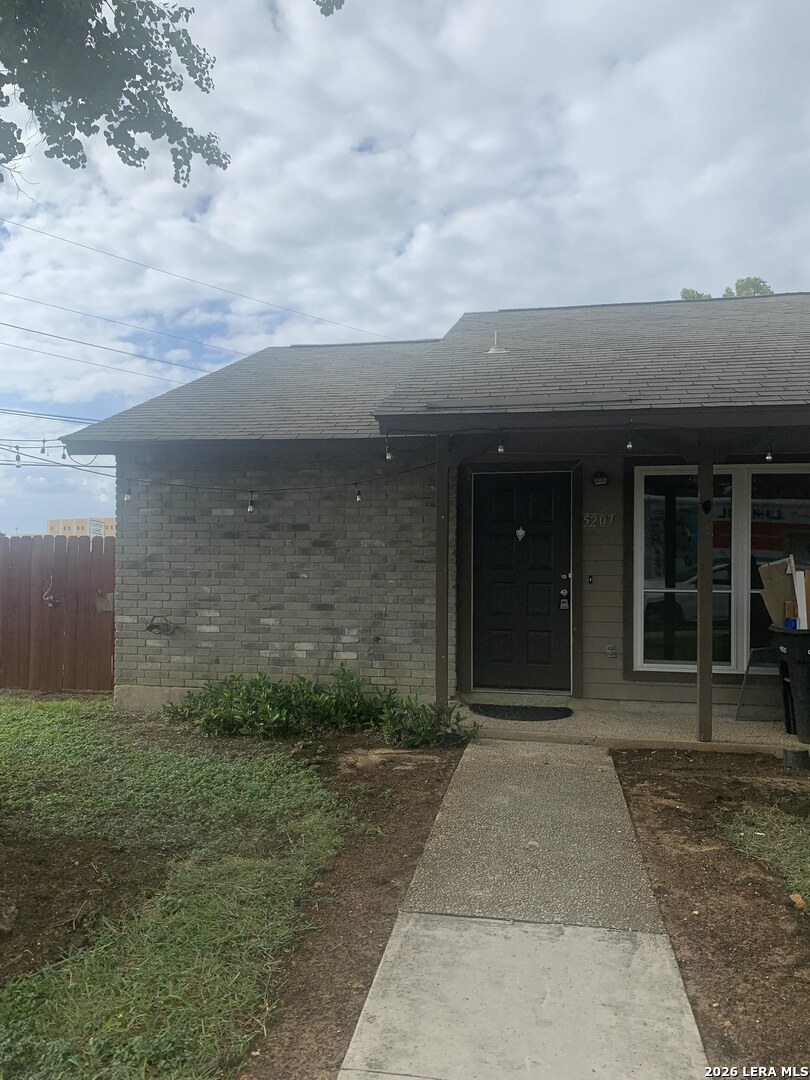 5207 Gawain San Antonio TX 78218