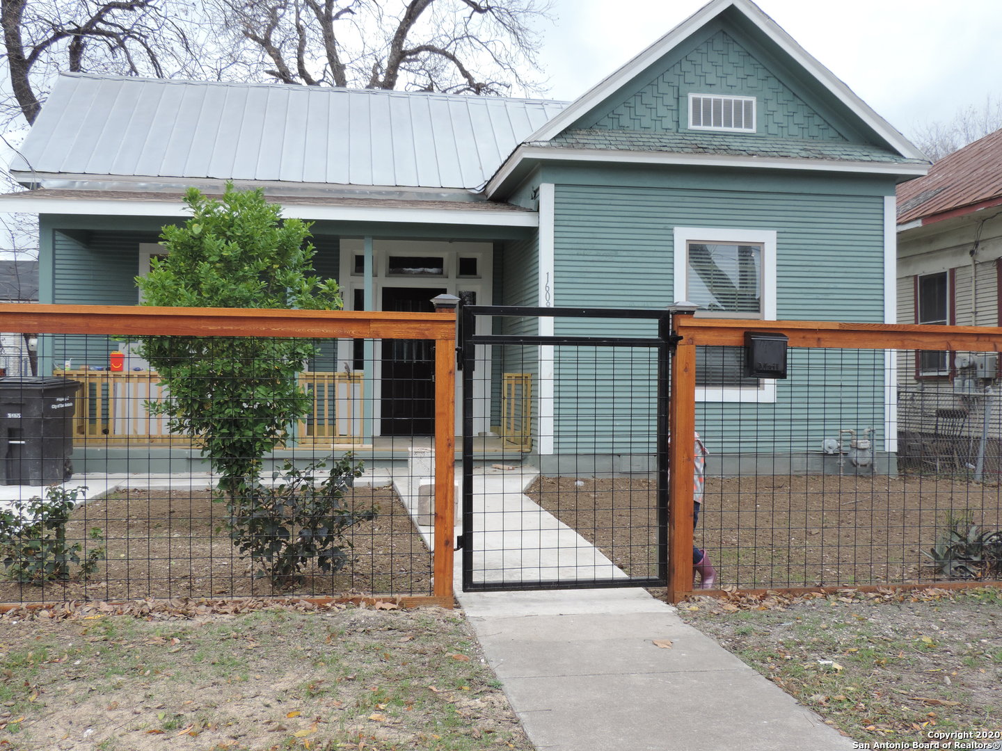 1608 W Salinas Street San Antonio TX 78207