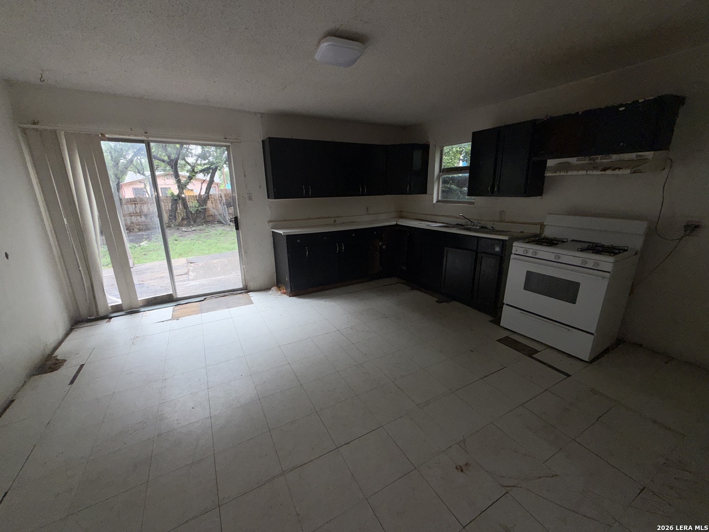 423 N San Ignacio Avenue San Antonio TX 78228