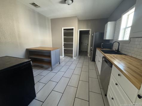 834 Bailey Avenue San Antonio TX 78210