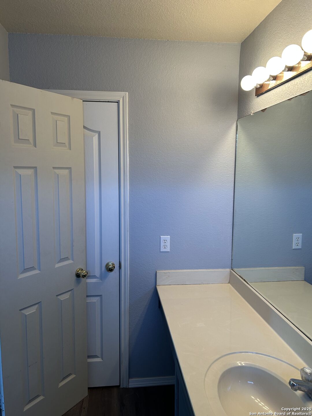 124 Booker Palm San Antonio TX 78239