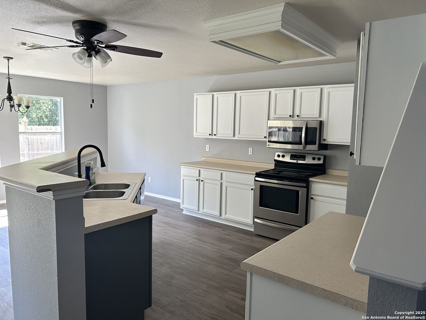 124 Booker Palm San Antonio TX 78239