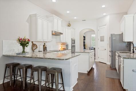 192 Sunrise Hill Castroville TX 78009