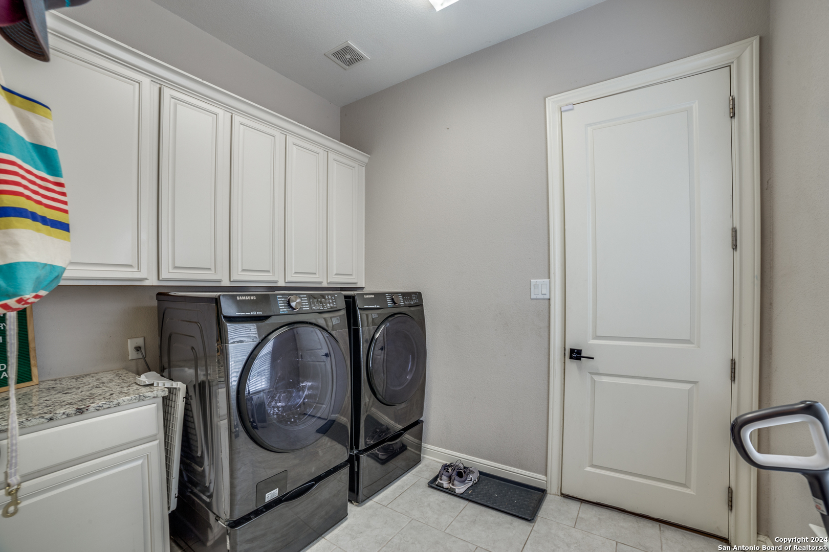 192 Sunrise Hill Castroville TX 78009
