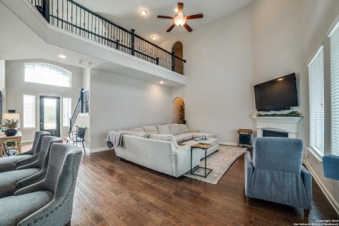 192 Sunrise Hill Castroville TX 78009