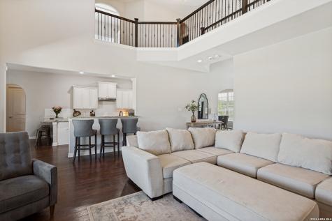192 Sunrise Hill Castroville TX 78009