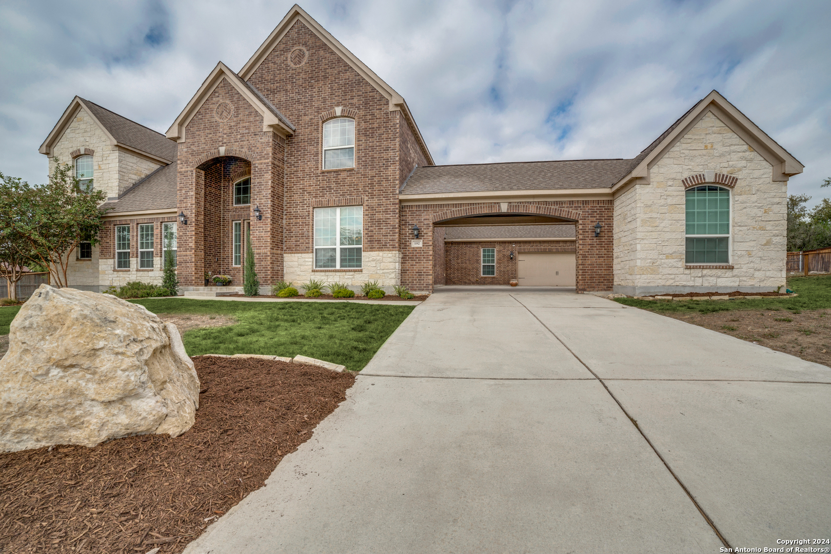 192 Sunrise Hill Castroville TX 78009