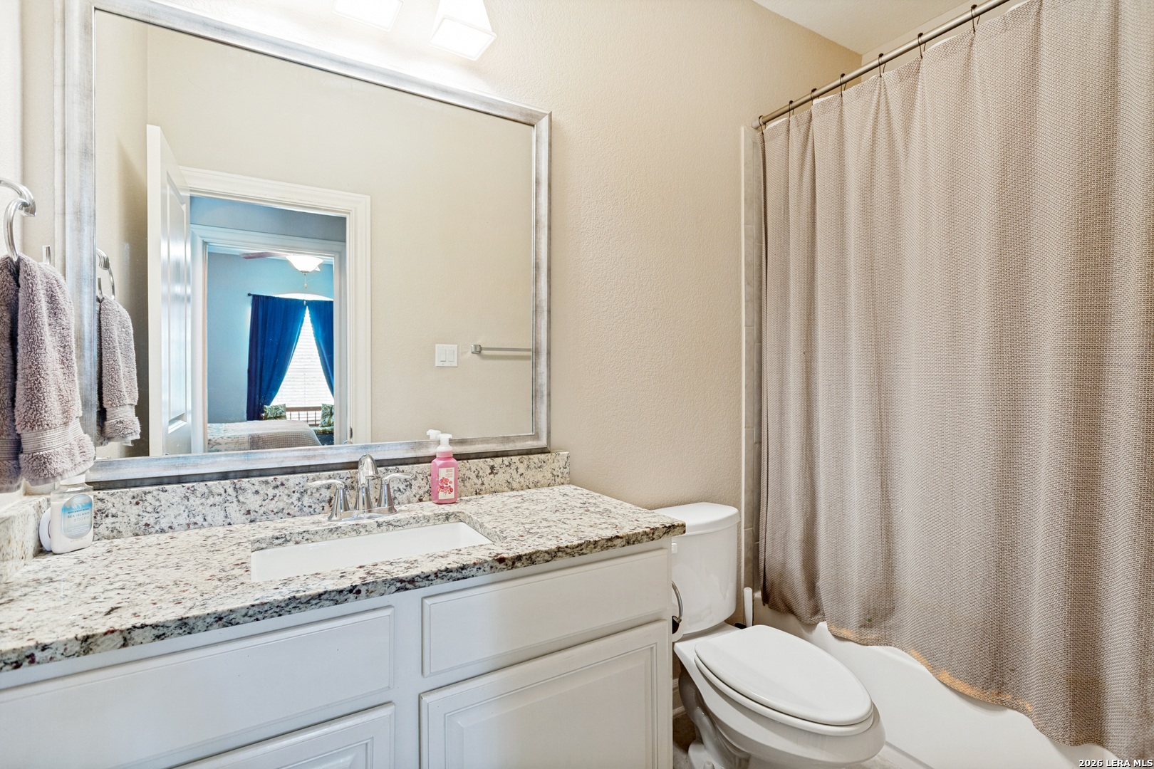 192 Sunrise Hill Castroville TX 78009