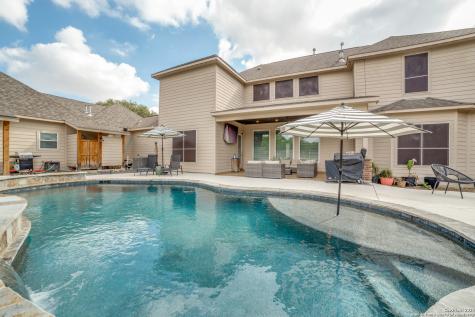 192 Sunrise Hill Castroville TX 78009