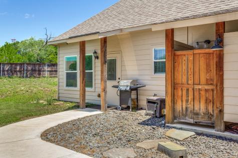 192 Sunrise Hill Castroville TX 78009