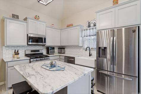 192 Sunrise Hill Castroville TX 78009