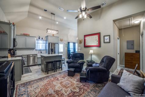 192 Sunrise Hill Castroville TX 78009