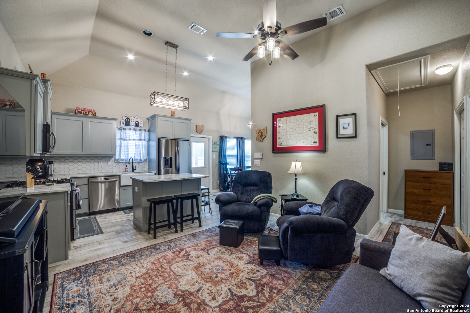 192 Sunrise Hill Castroville TX 78009