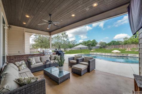 192 Sunrise Hill Castroville TX 78009