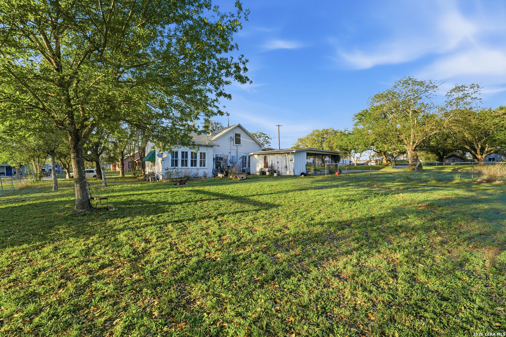 211 E 4th Street Nixon TX 78140