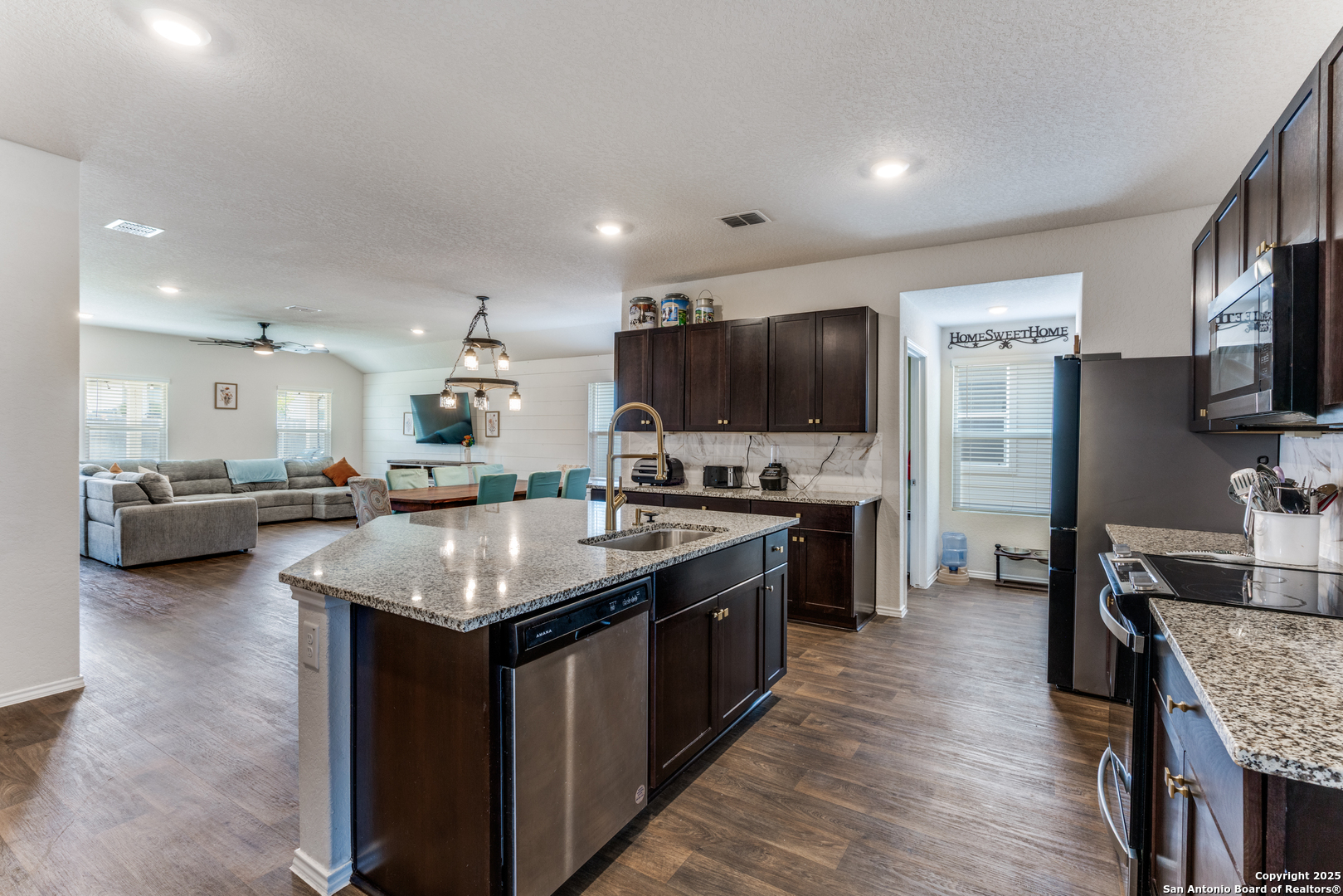 816 Indigo Way Seguin TX 78155