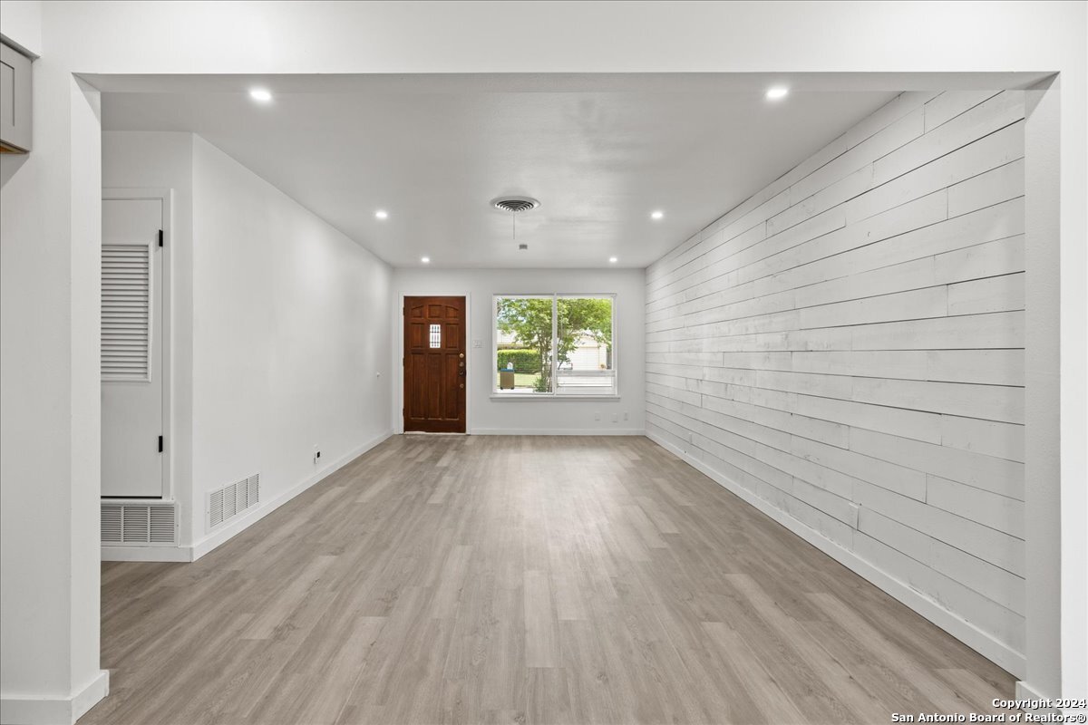 317 E Wright Boulevard Universal City TX 78148