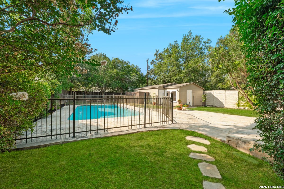 710 Wiltshire Terrell Hills TX 78209