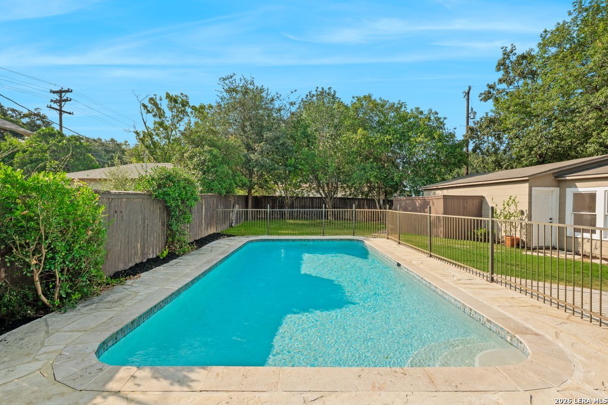 710 Wiltshire Terrell Hills TX 78209