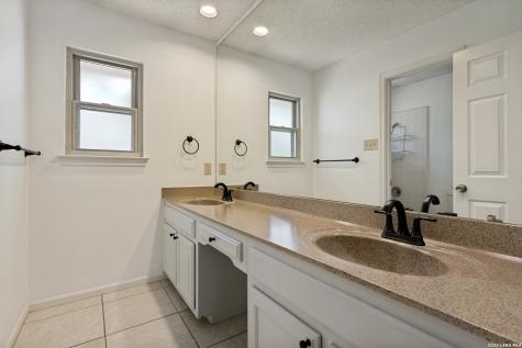3715 Castle Crest Street San Antonio TX 78230
