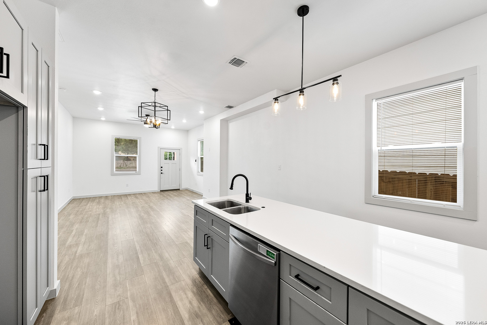 1727 E Crockett Street San Antonio TX 78202
