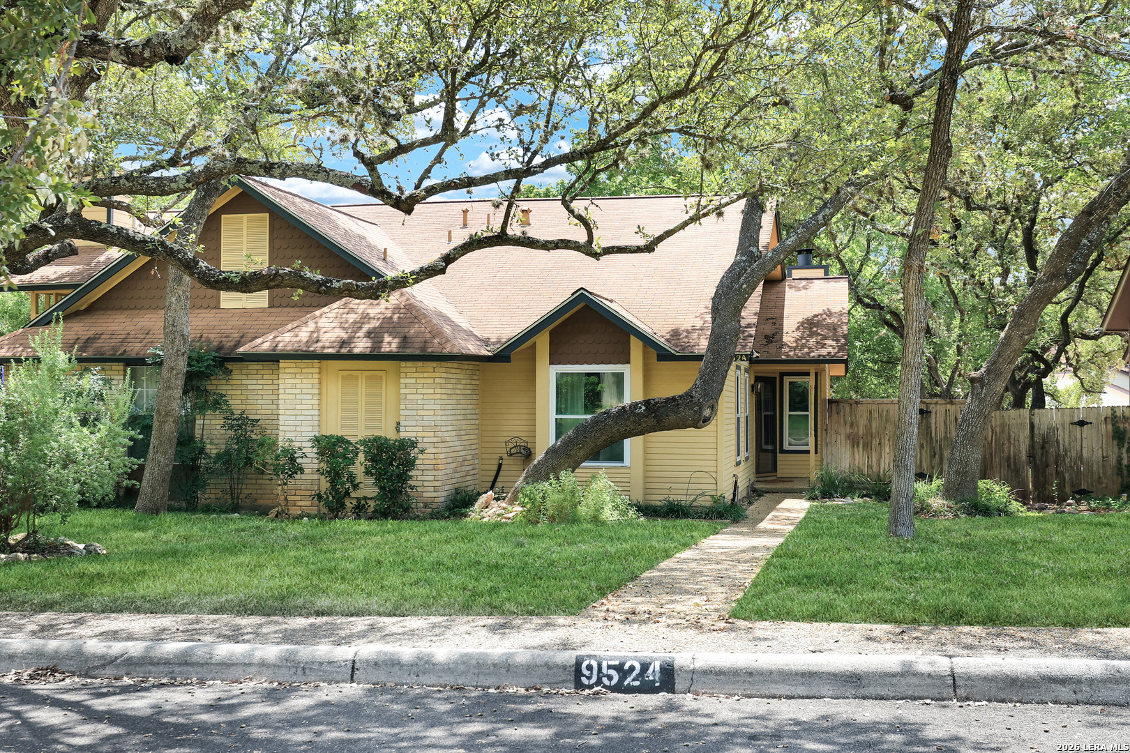 9524 Stillforest San Antonio TX 78250