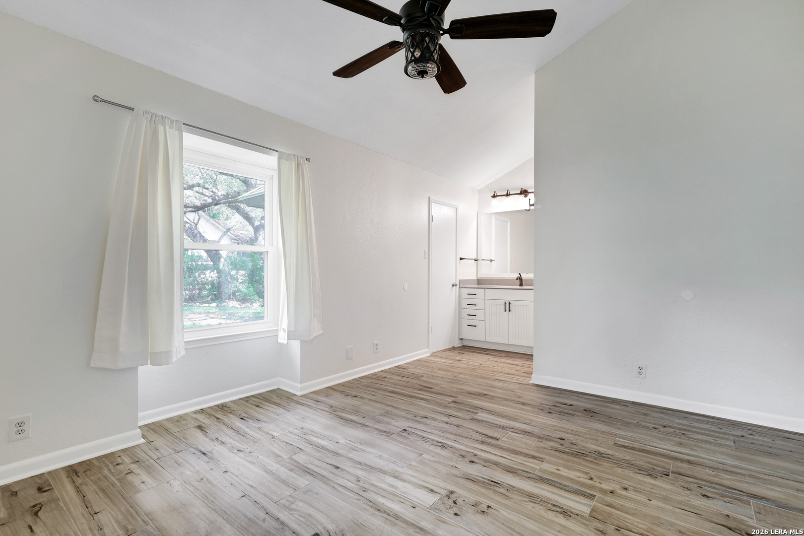 9524 Stillforest San Antonio TX 78250
