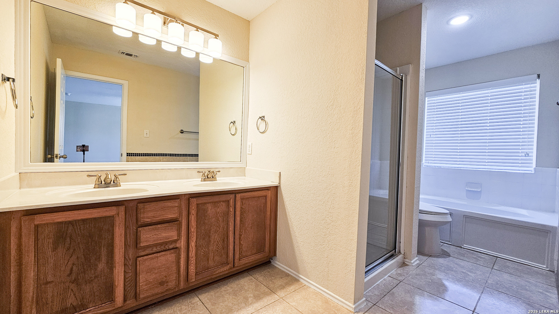 9302 Longmire San Antonio TX 78245