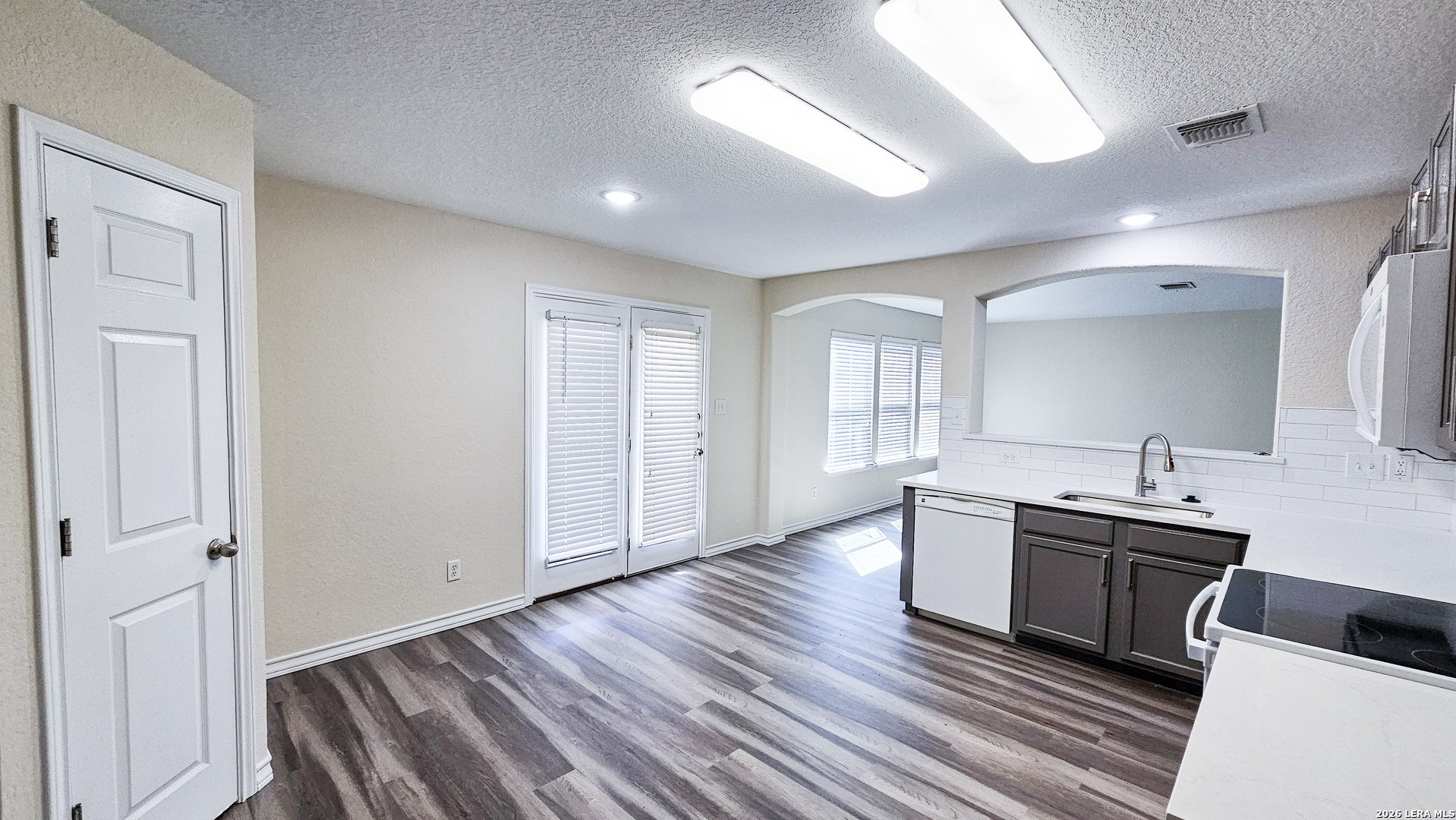 9302 Longmire San Antonio TX 78245