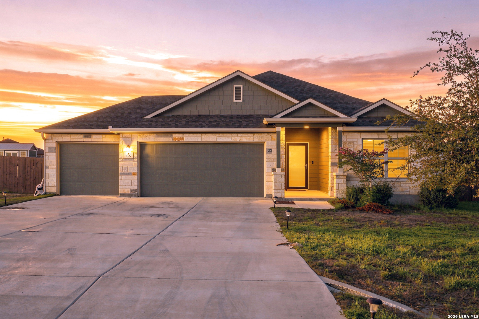 155 Arched Oak Loop Floresville TX 78114