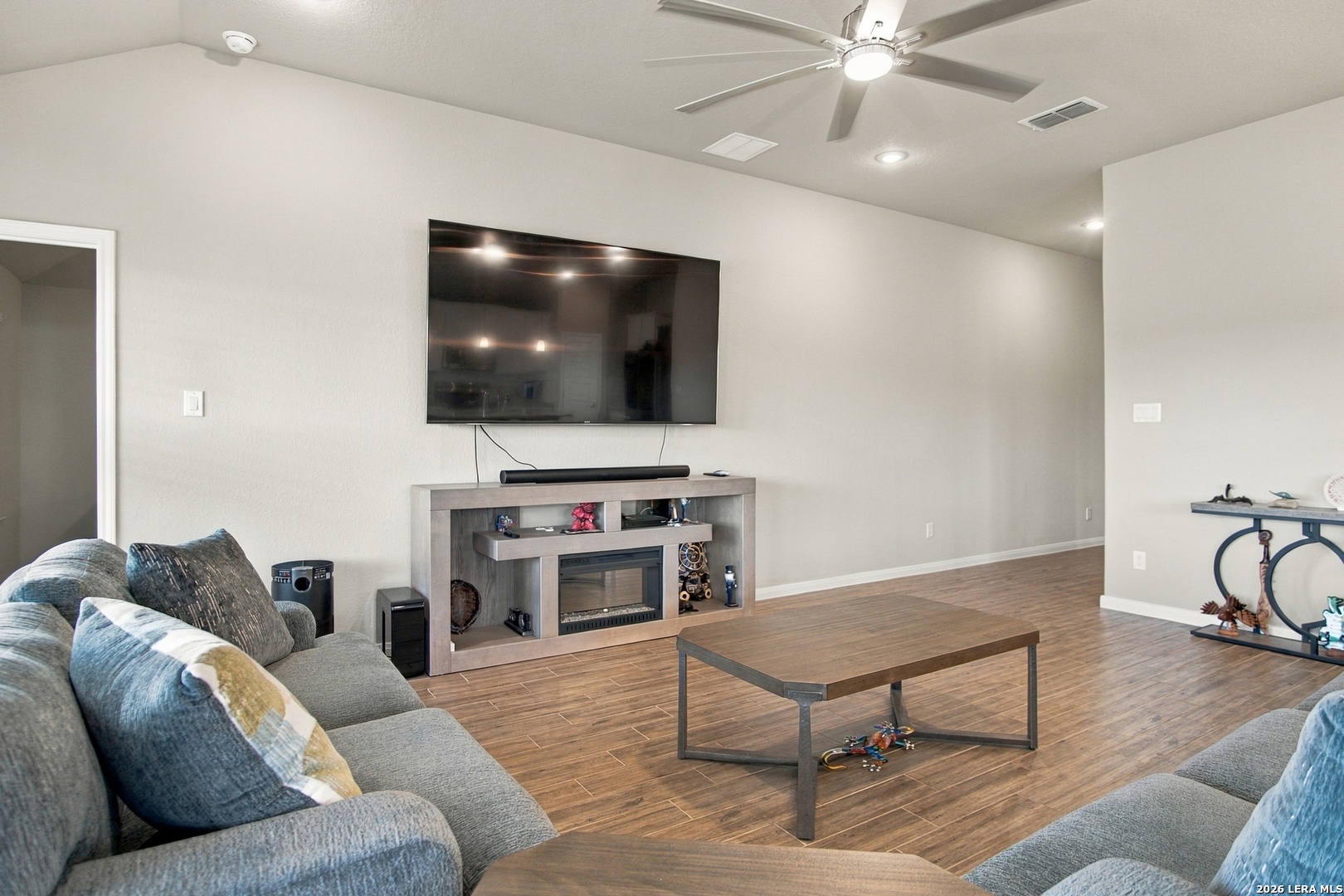 155 Arched Oak Loop Floresville TX 78114
