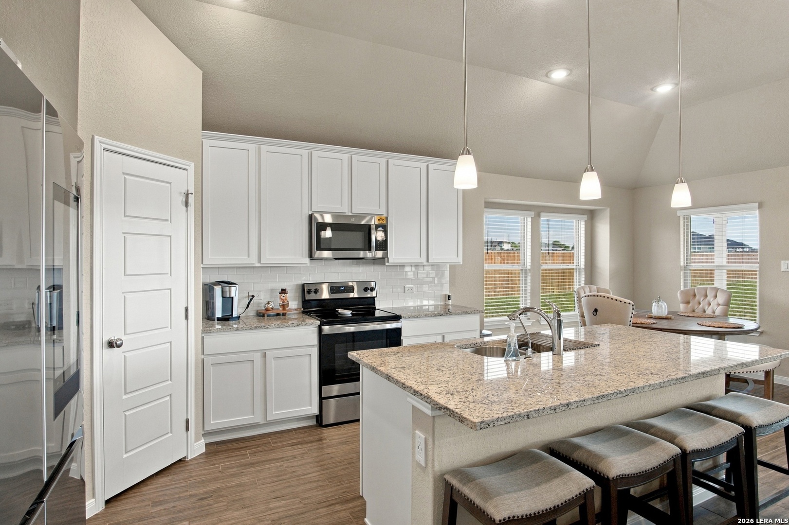 155 Arched Oak Loop Floresville TX 78114