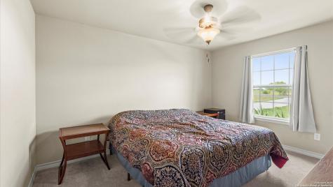 145 Gentle Breeze Floresville TX 78114