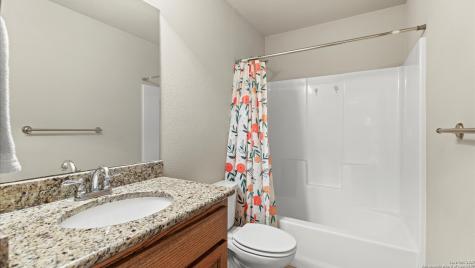 145 Gentle Breeze Floresville TX 78114
