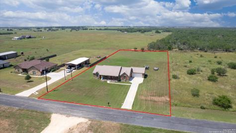 145 Gentle Breeze Floresville TX 78114