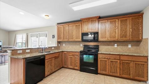 145 Gentle Breeze Floresville TX 78114