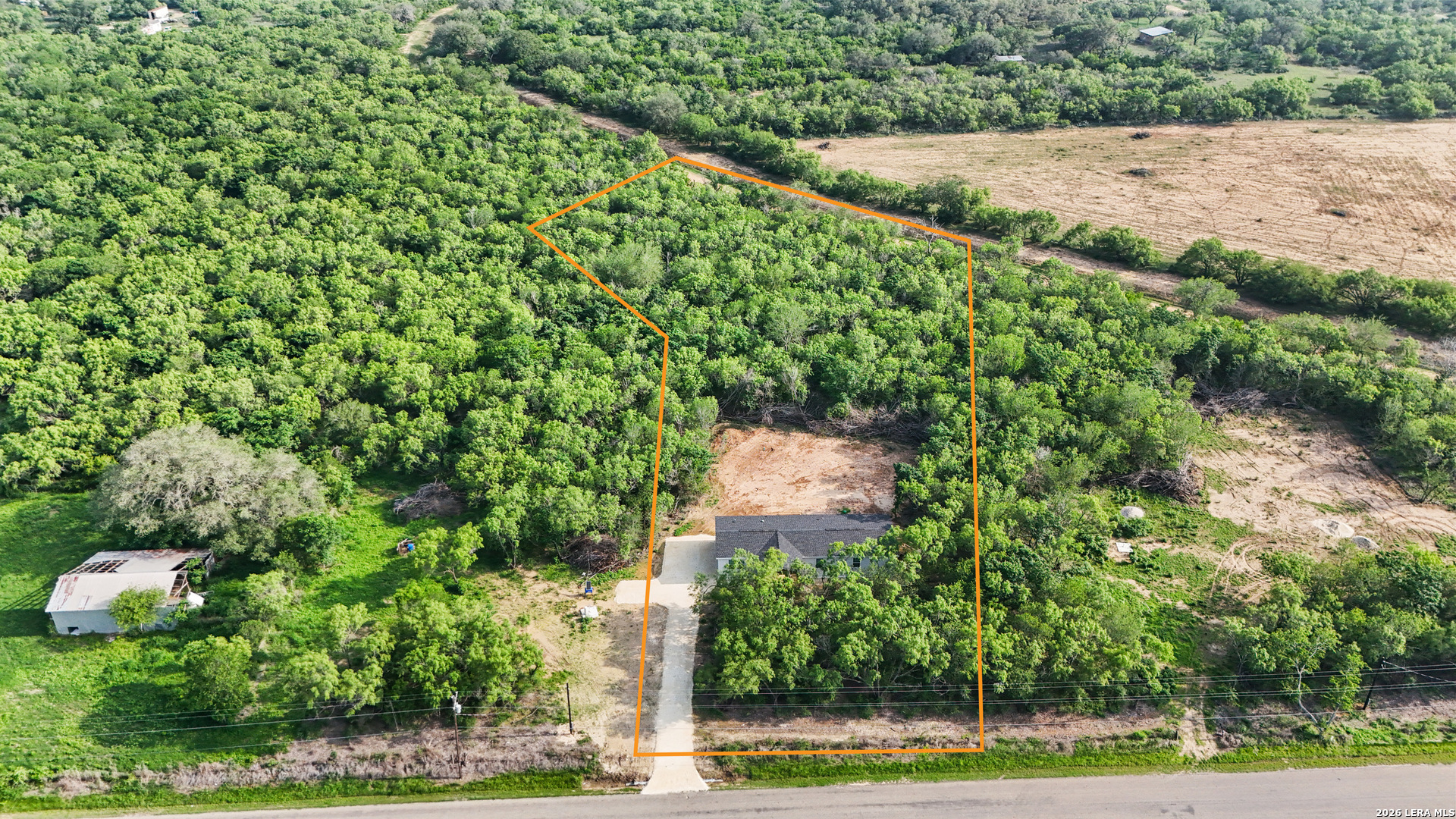 697 County Road 664 Devine TX 78016