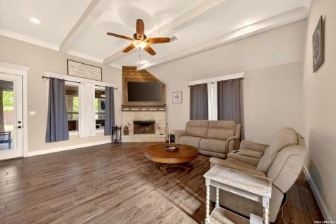 133 Mulhouse Castroville TX 78009