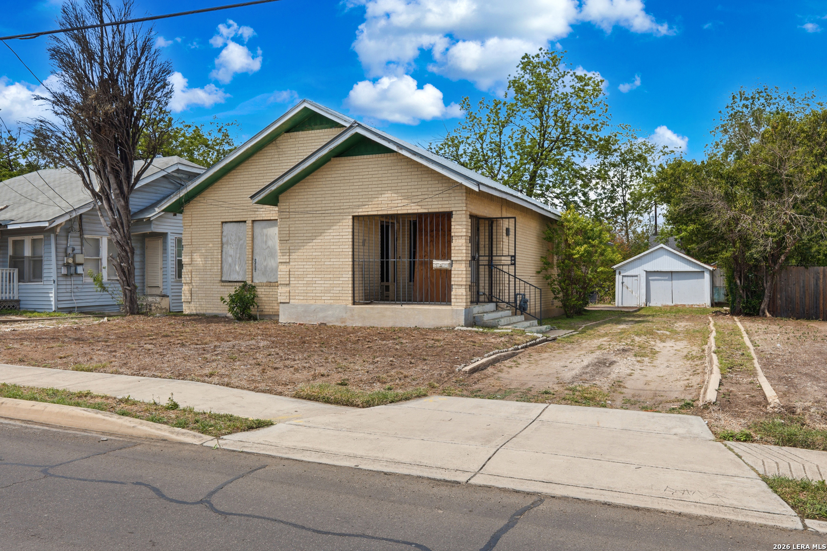 2437 E Houston Street San Antonio TX 78202
