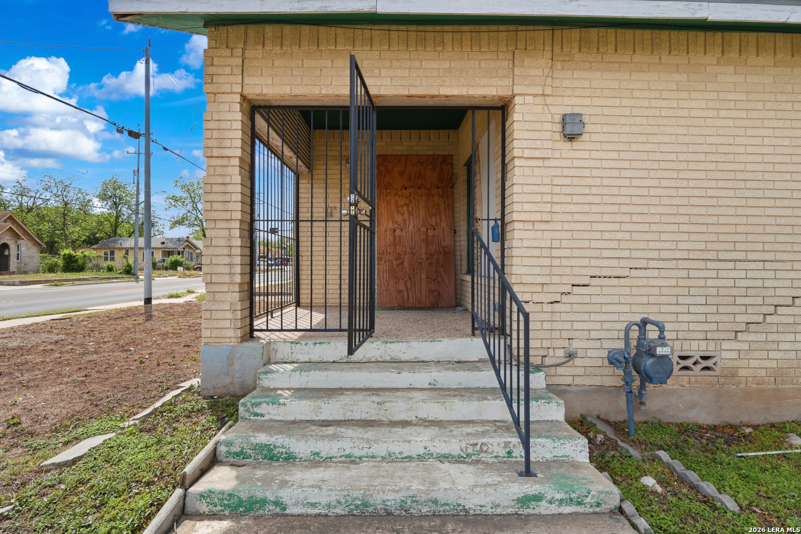 2437 E Houston Street San Antonio TX 78202