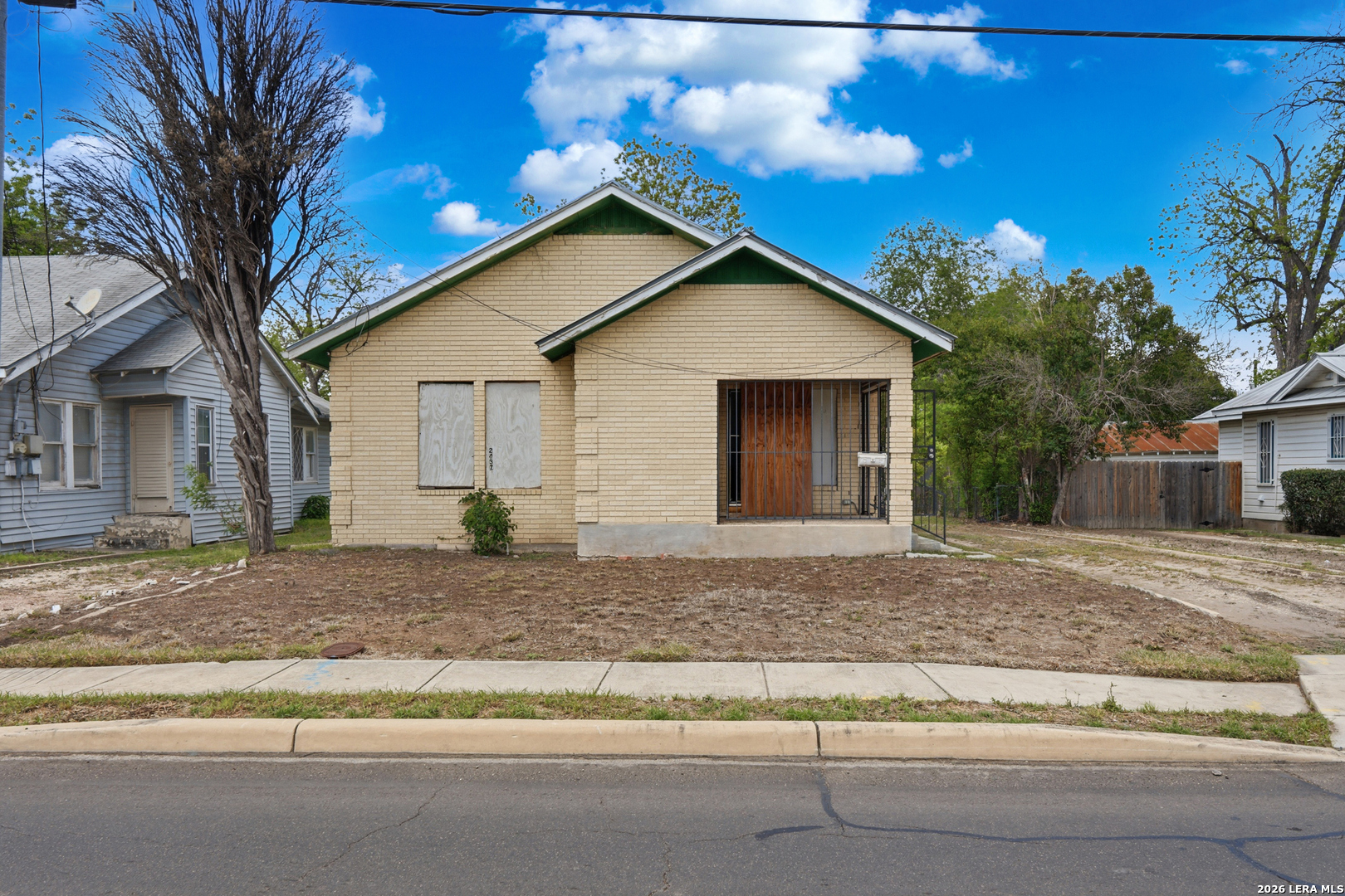 2437 E Houston Street San Antonio TX 78202
