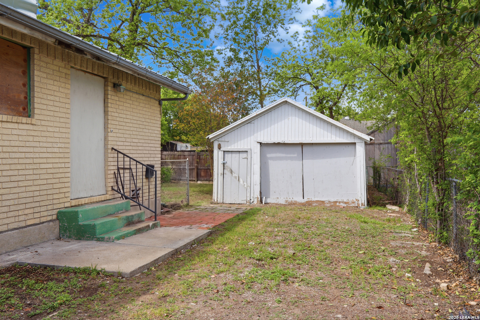 2437 E Houston Street San Antonio TX 78202