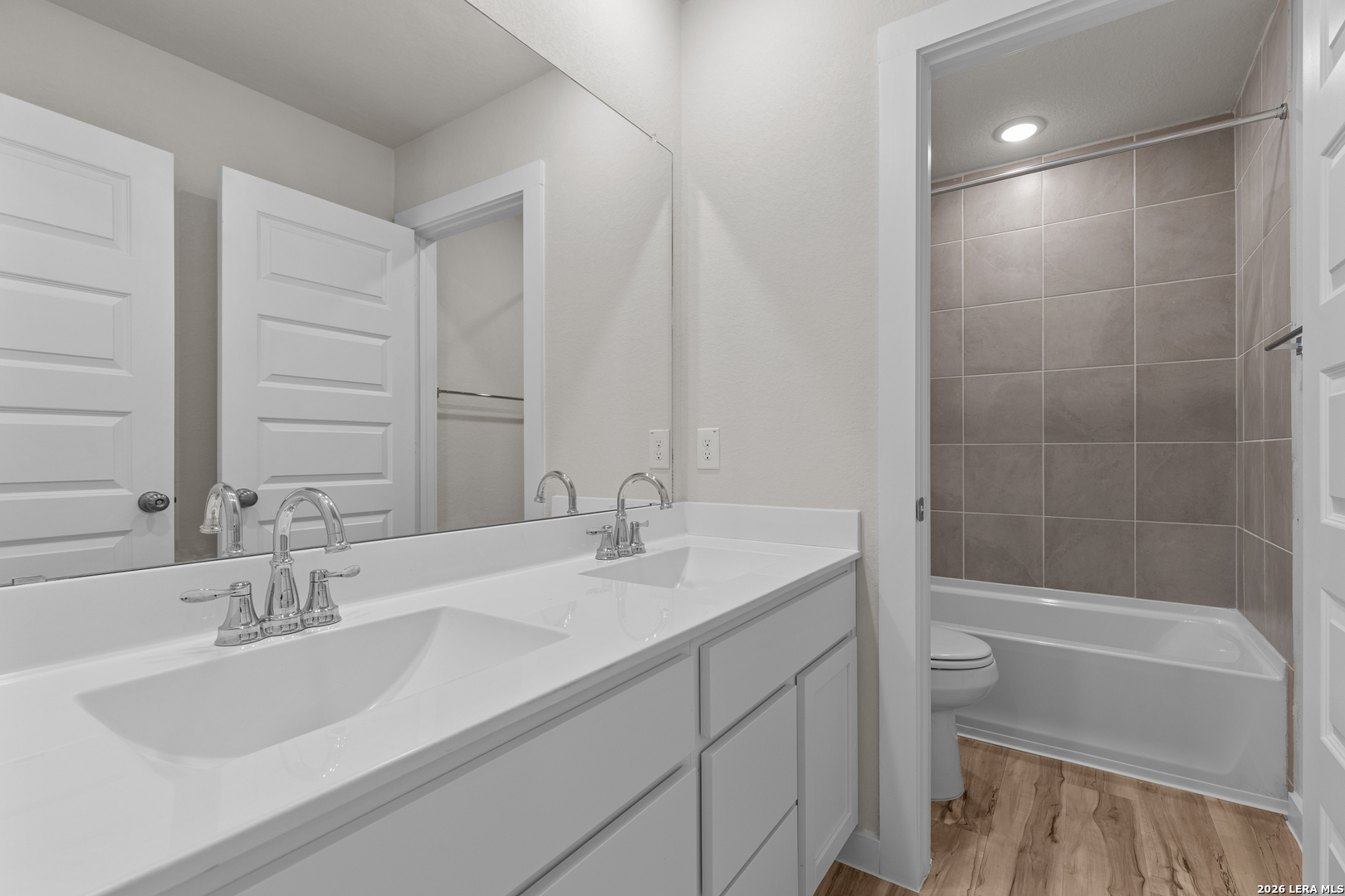 2327 Crisp Glen San Antonio TX 78224